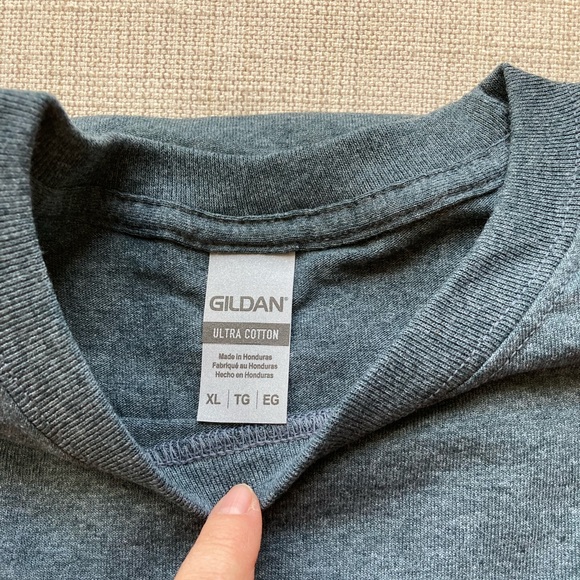 NWOT, Gildan Wolf Long Sleeve Tshirt, Gray, size XL - Picture 6 of 6